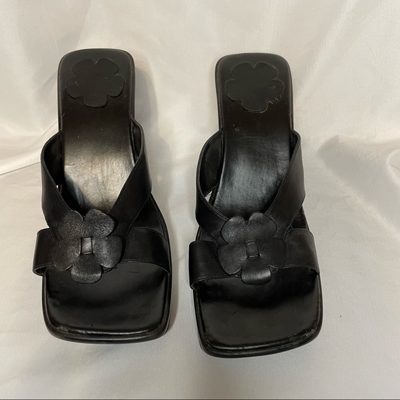 Skechers Black Vintage 90s Y2K Flower Heeled Sandals - Picture 4 of 13